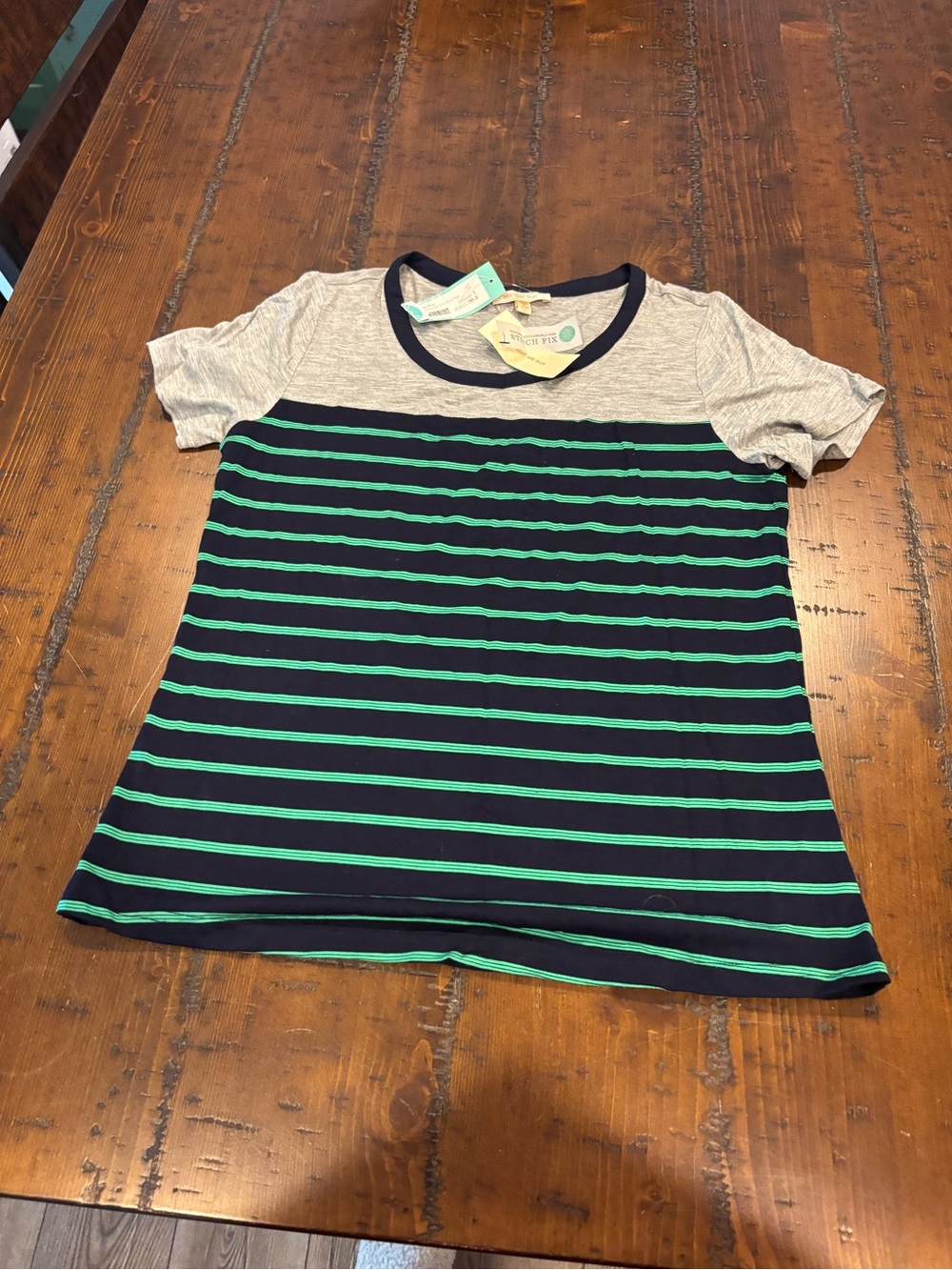 Women’s skies are blue top. NWT. Size small.